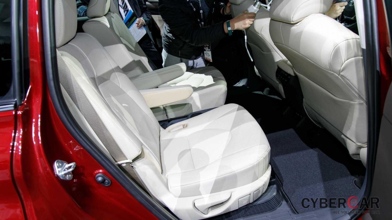 2 ghế đơn ở giữa của Toyota Highlander 2020 bản 6 chỗ