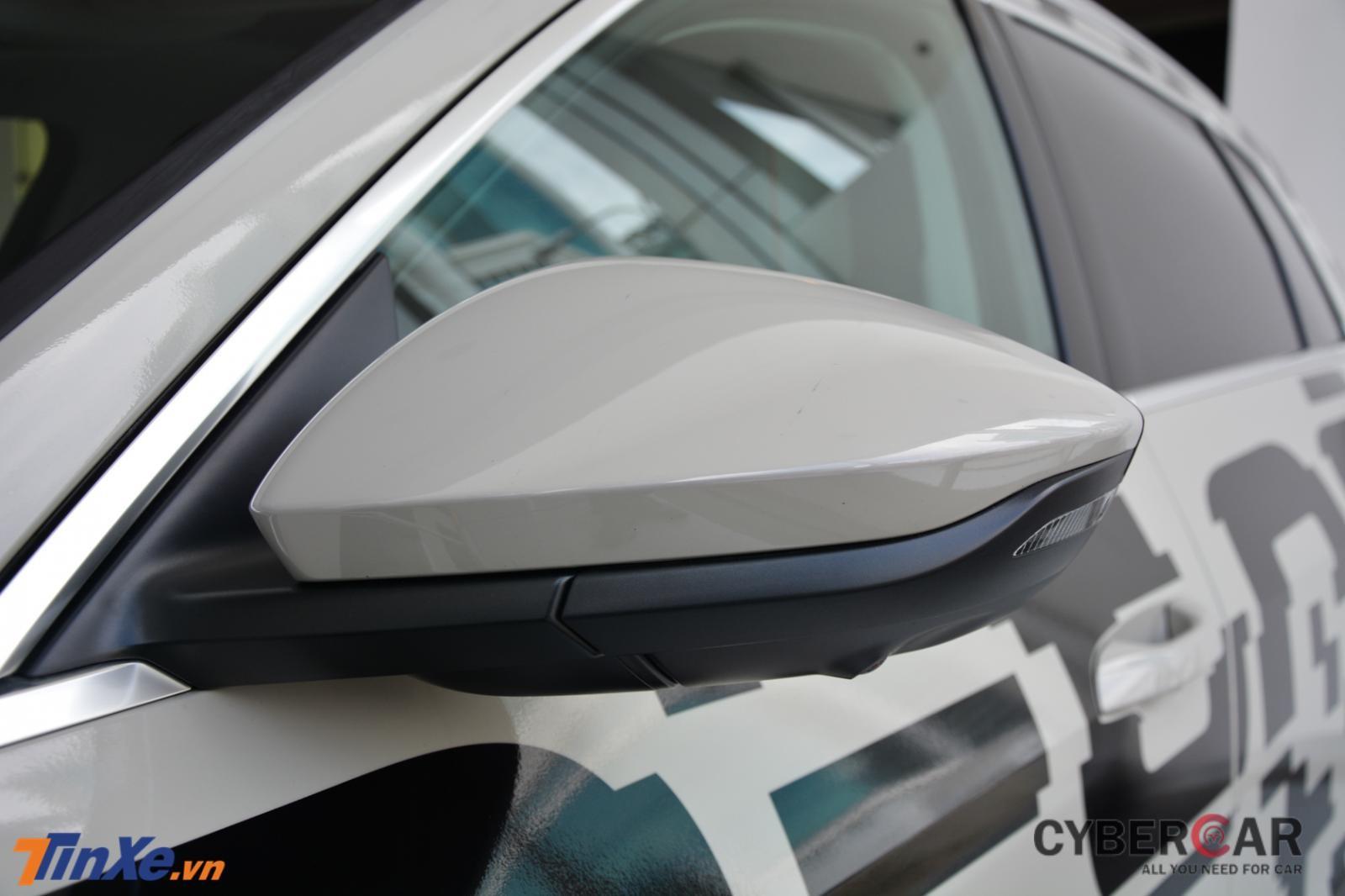 Chiếc Audi e-tron về Việt Nam sử dụng gương chiếu hậu truyền thống