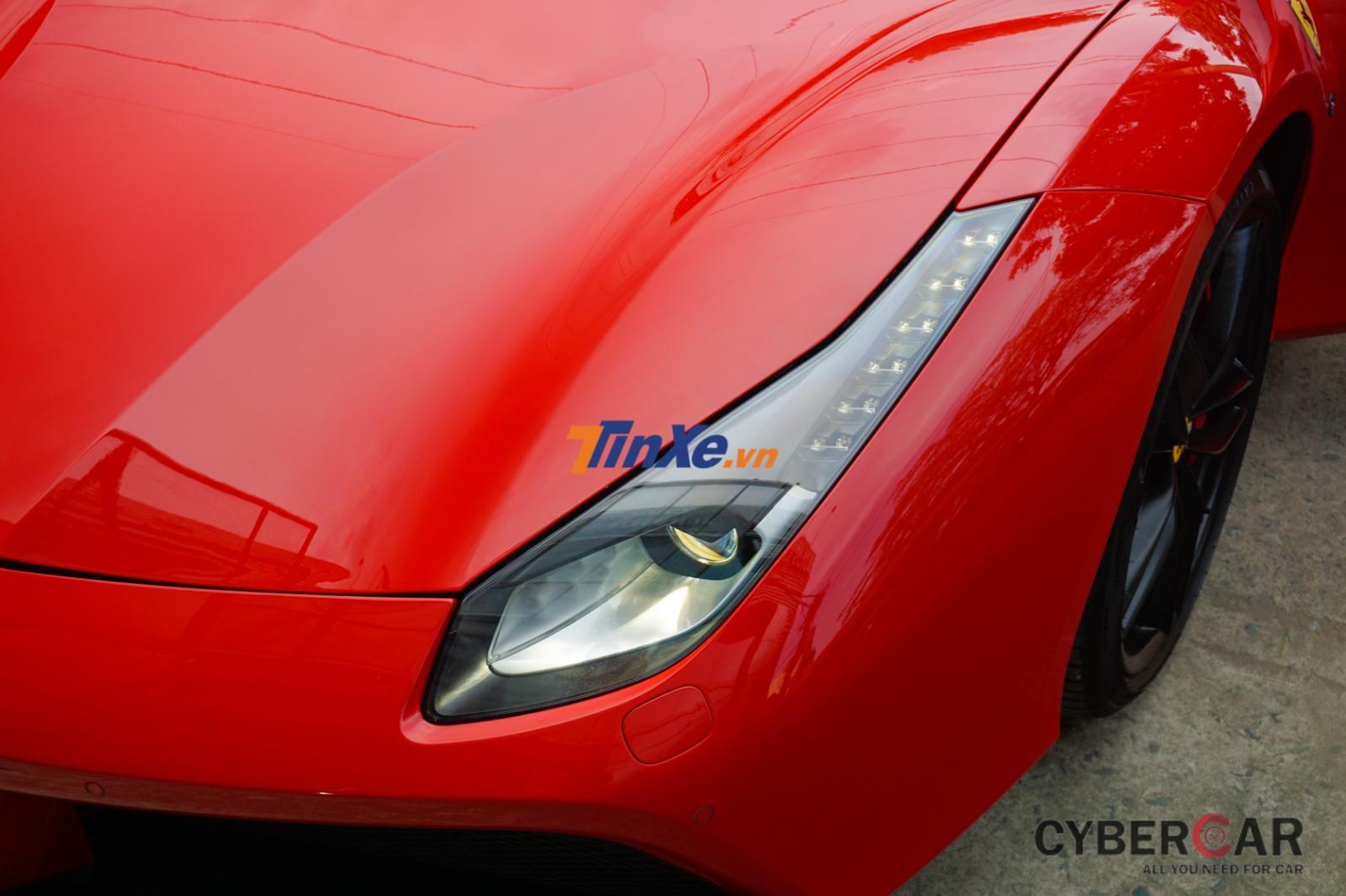 Siêu xe Ferrari 488 GTB có tốc độ tối đa 330 km/h