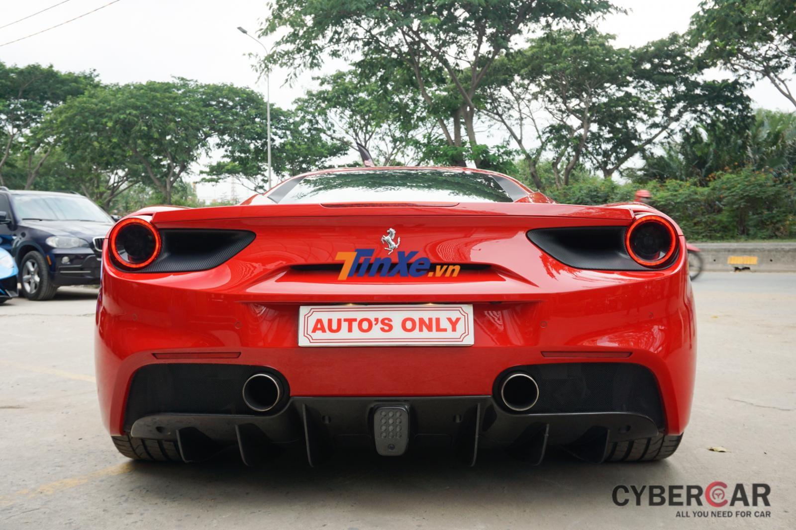  Giới mê xe rất vui mừng khi thấy siêu xe Ferrari 488 GTB của Tuấn Hưng đã tái xuất sau tai nạn