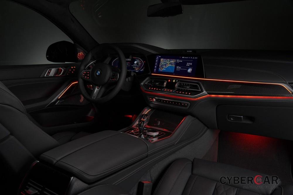 Nội thất của BMW X6 2020 có hệ thống đèn viền ấn tượng