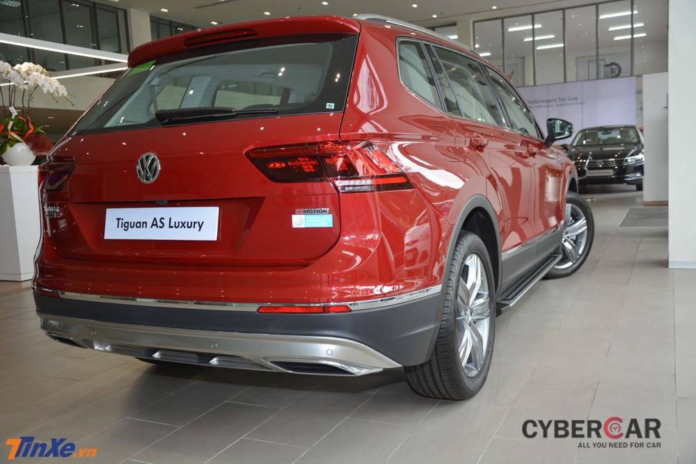 Còn đây là màu đỏ của Volkswagen Tiguan Allspace phiên bản cao cấp nhất