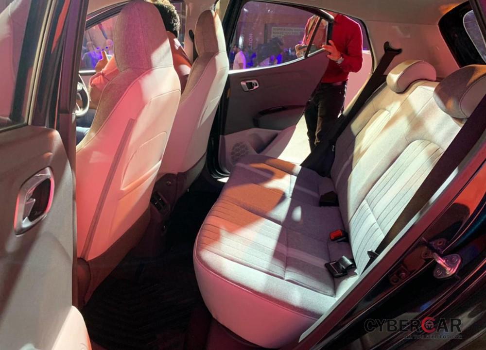 Hàng ghế sau của Hyundai Grand i10 Nios 2019