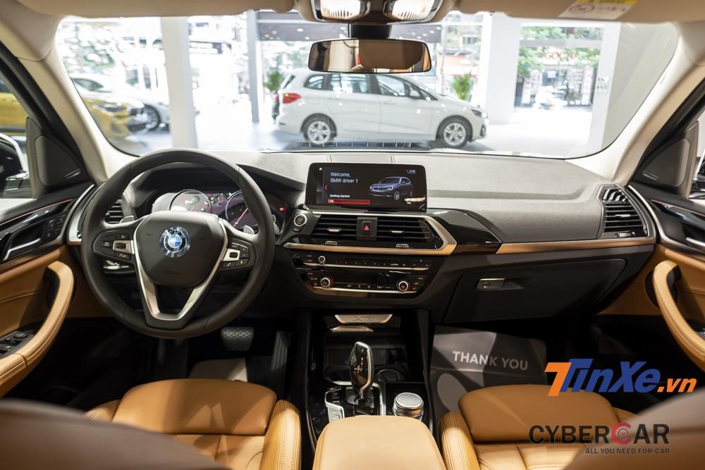 Nội thất của BMW X3 mới vẫn hướng tới sự thực dụng, đơn giản và được bổ sung thêm sự hiện đại.