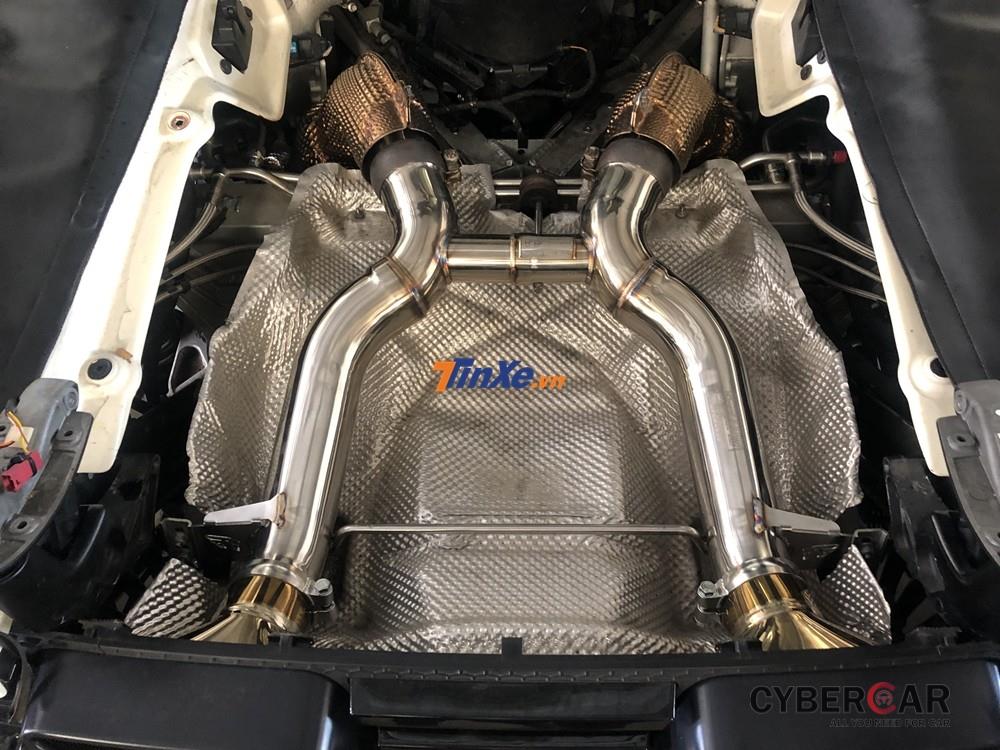 Ống xả độ IPE giúp McLaren 650S Spider giảm trọng lượng khoảng 4,3 kg