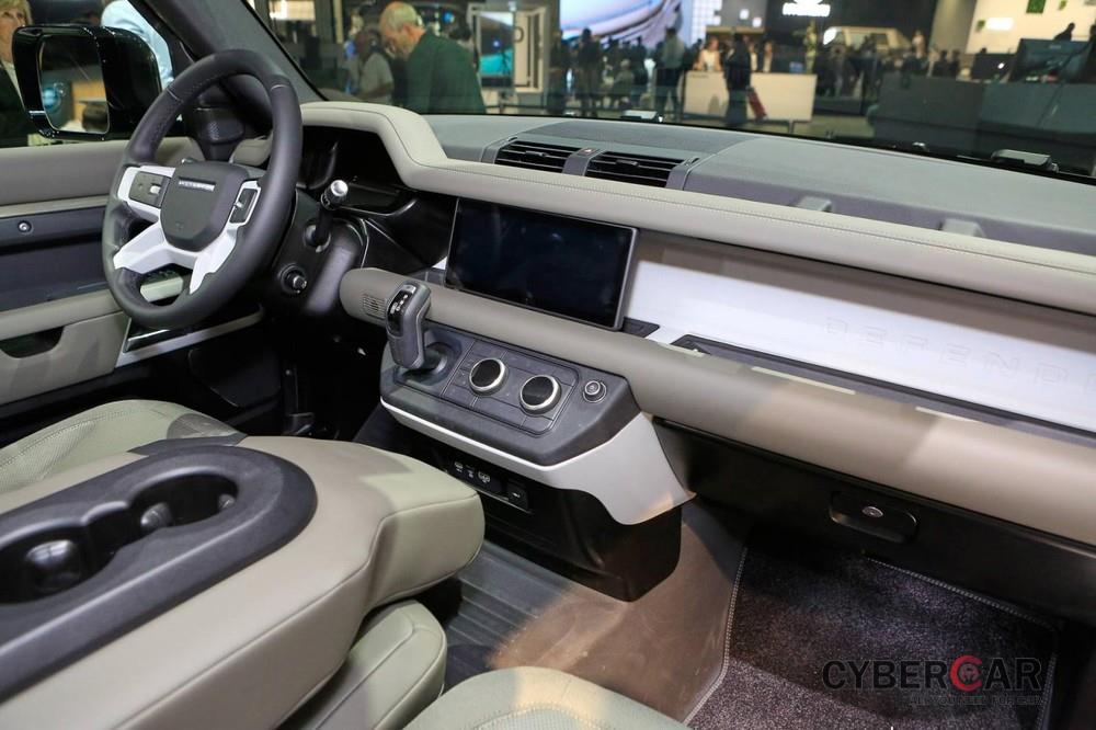 Nội thất bên trong Land Rover Defender 2020