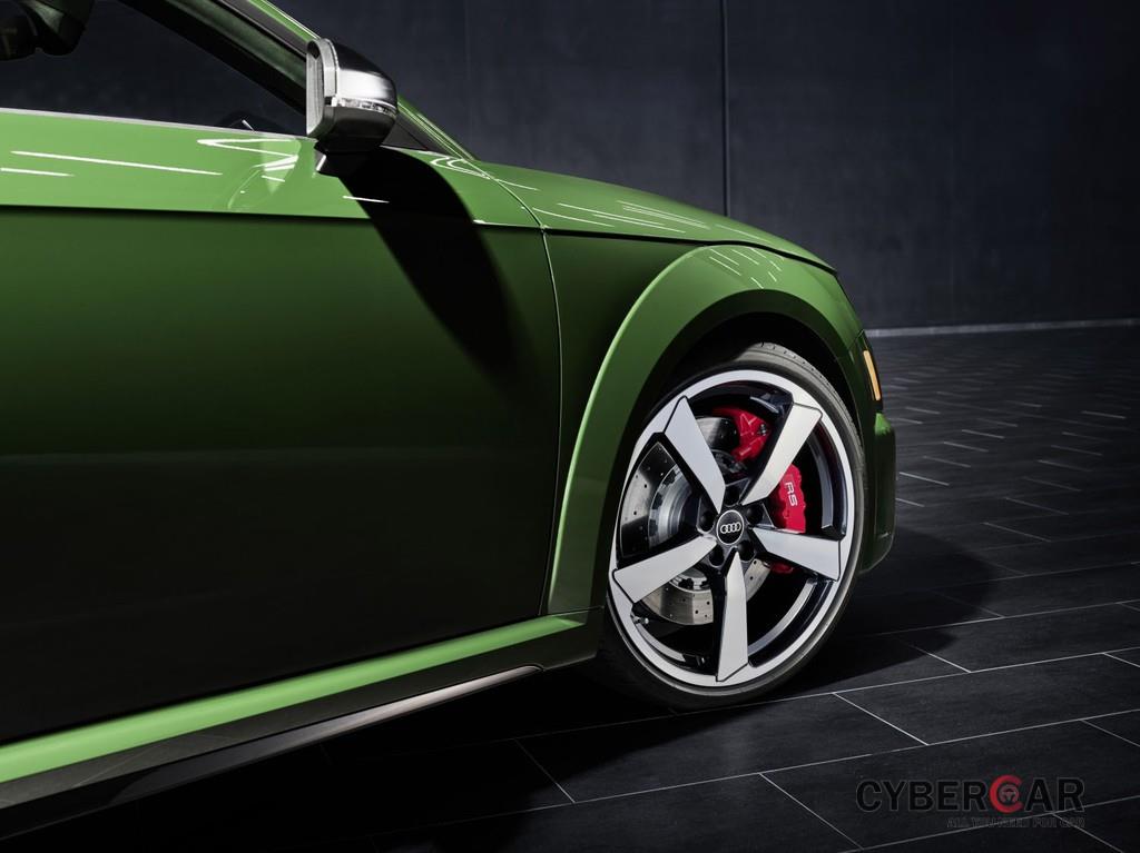 Diện kiến Audi TT RS Heritage Edition 2022: màn “lóe sáng trước khi vụt tắt”! ảnh 5