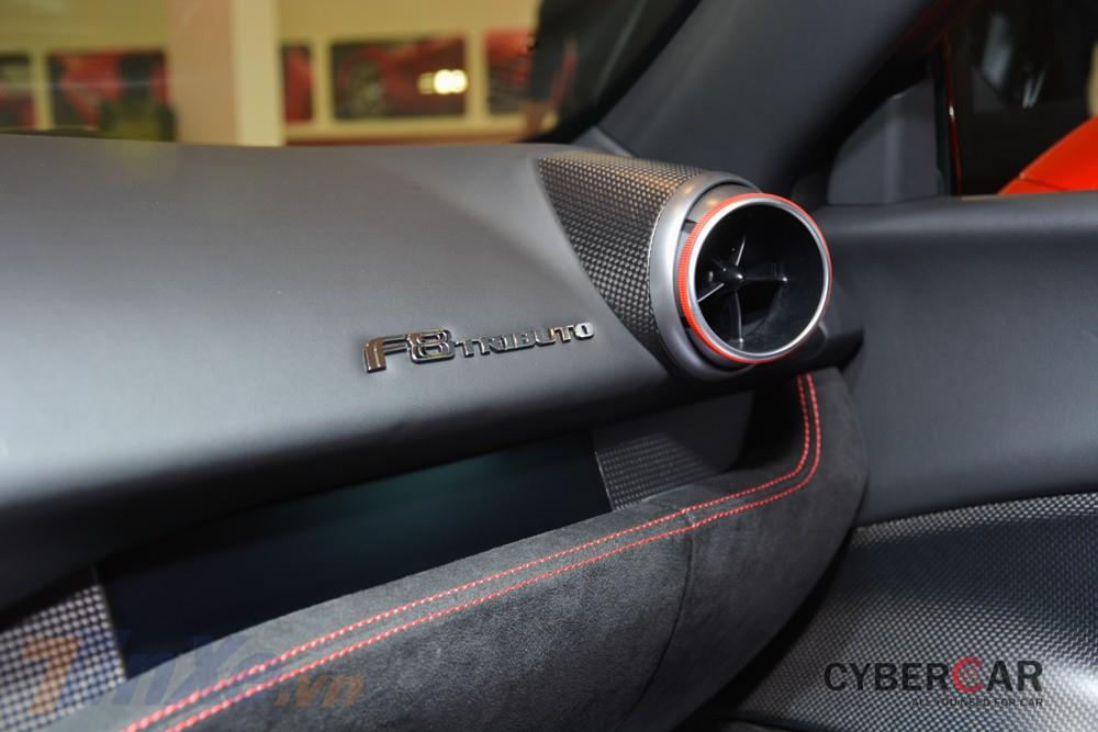 Màn hình cảm ứng 7 inch và giao diện người dùng Human Machine Interface (HMI) của Ferrari F8 Tributo