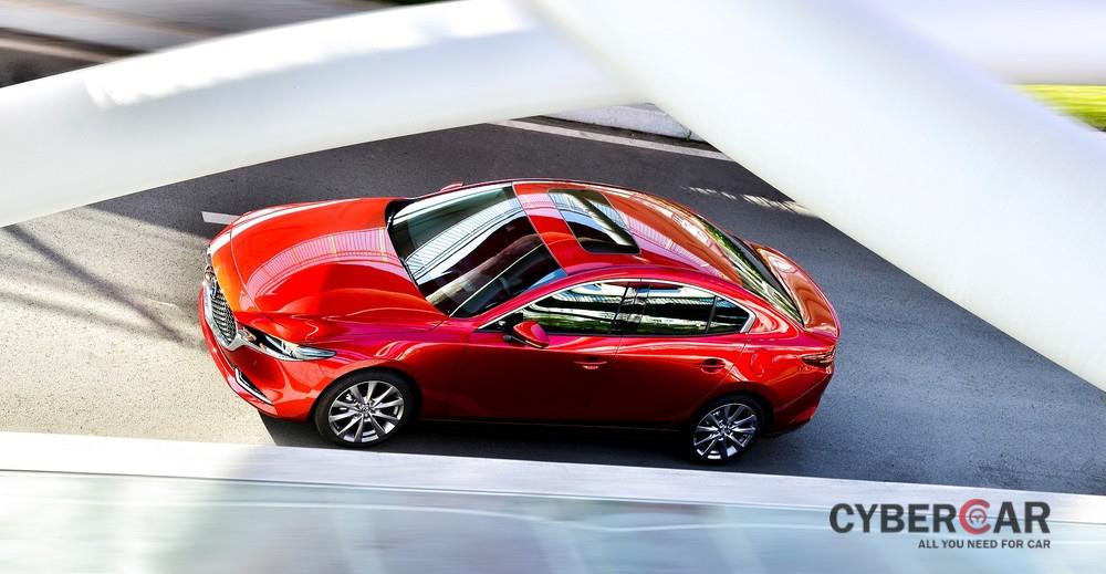 Thay vì sử dụng phuộc treo sau liên kết đa điểm như trước đây, Mazda3 2020 chuyển sang dạng thanh xoắn