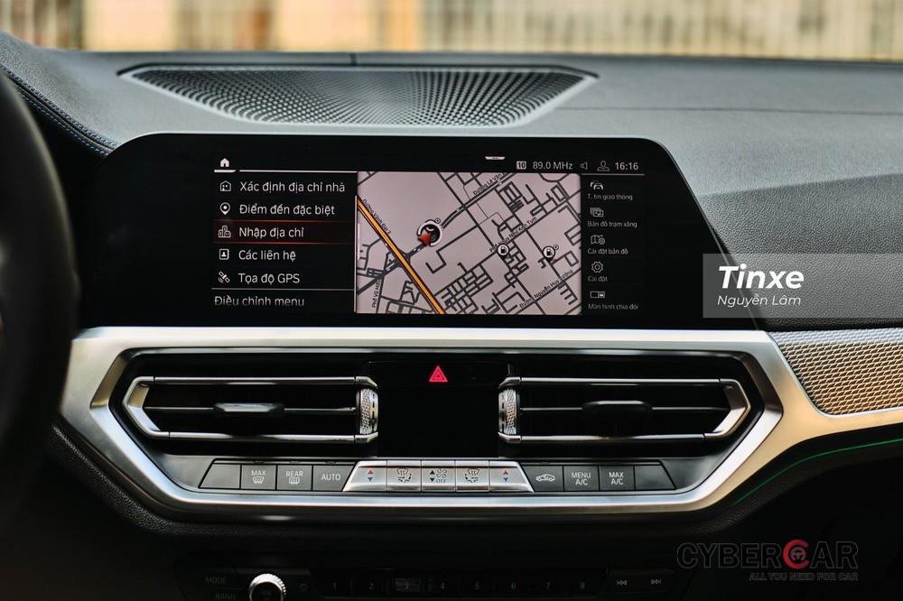Màn hình cảm ứng 10,25 inch giờ đây đã có giao diện tiếng Việt và hỗ trợ kết nối Apple CarPlay