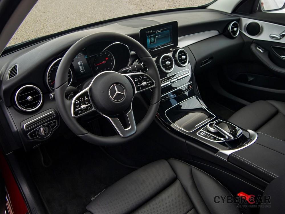 Tổng thể nội thất của Mercedes-Benz C 180 2020
