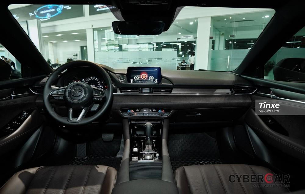 Nội thất của Mazda6 2.5L Premium 2020 “xịn xò” hơn với chất liệu da Nappa