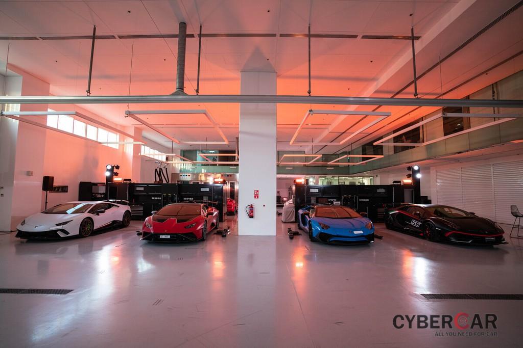 Chiêm ngưỡng showroom Lamborghini lớn nhất Thế giới, cực hoành tráng vừa được khánh thành ảnh 12