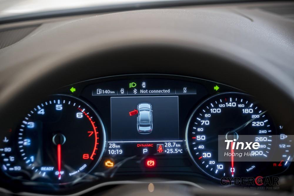 Màn hình Audi Virtual Cockpit phía sau vô-lăng