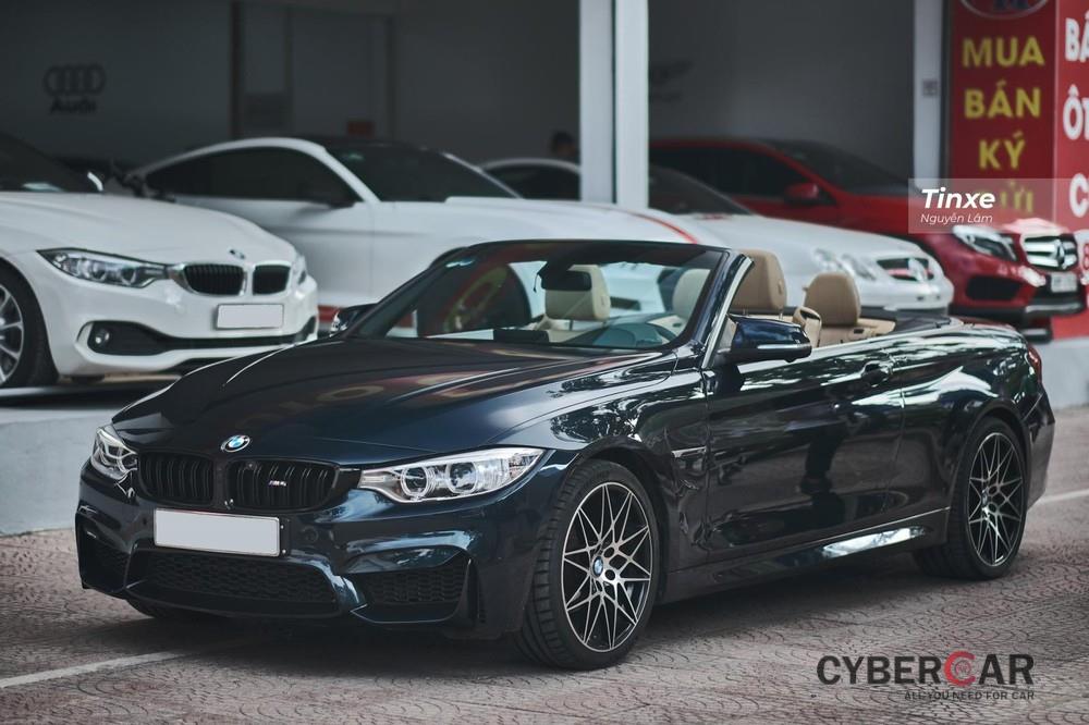 Chiếc BMW 420i Convertible 2016 độ nhẹ lên M4 với ODO khoảng 30.000 km đang được rao bán lại với giá chỉ 1,799 tỷ đồng