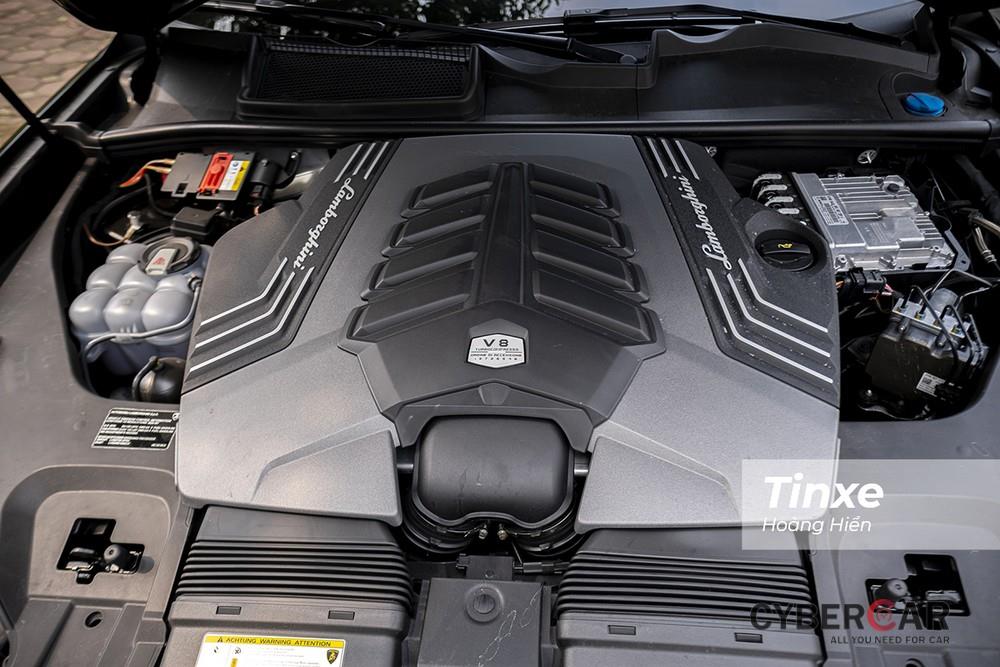 Động cơ V8 dung tích 4.0L mang lại công suất tối đa 650 mã lực và mô-men xoắn cực đại 850 Nm.