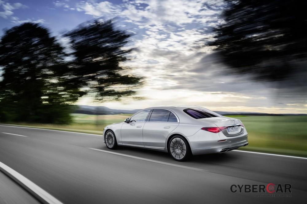 Mercedes-Benz S-Class 2021 có hệ thống hỗ trợ lái bán tự động cấp độ 3 mang tên Drive Pilot