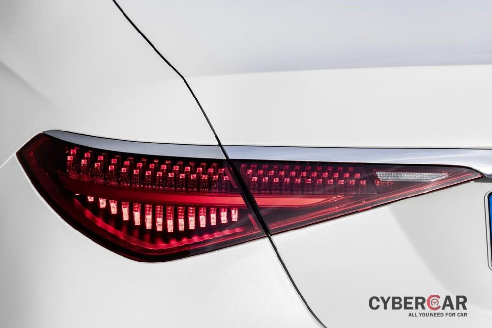 Cụm đèn hậu LED ấn tượng của Mercedes-Benz S-Class 2021