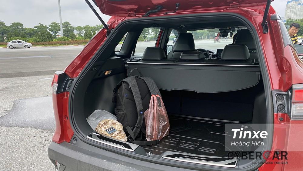 Khoang hành lý 440 lít giúp Toyota Corolla Cross sẽ để được nhiều đồ hơn.