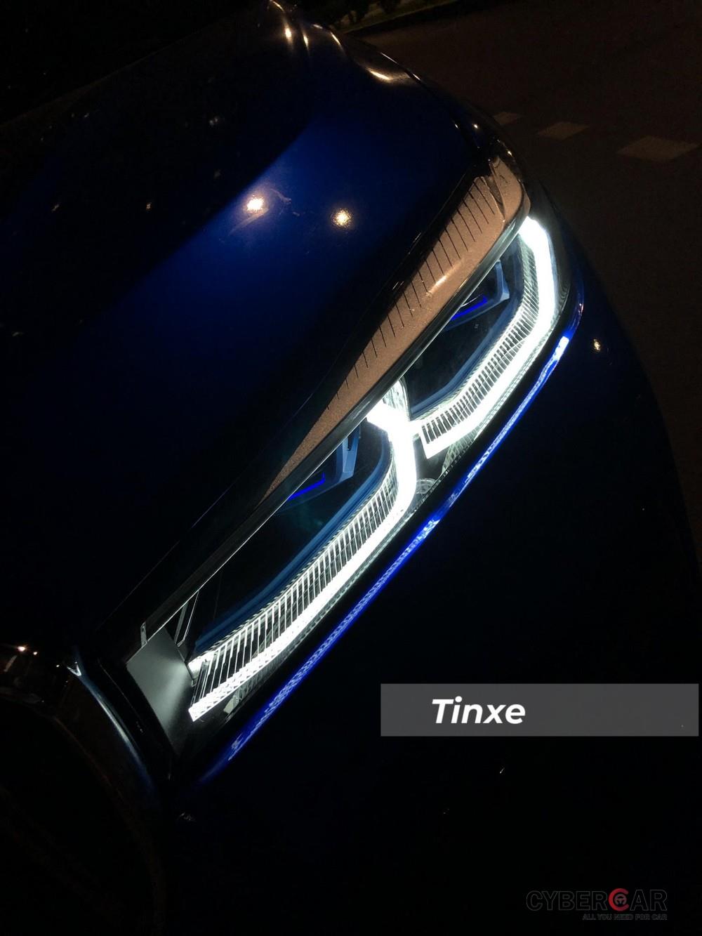 Đôi mắt của xe được nâng cấp lên đèn pha Laser của bản 2020
