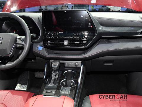 Cận cảnh Toyota Crown phiên bản SUV tại triển lãm Thượng Hải 2021 toyota-crown-kluger-6.jpg