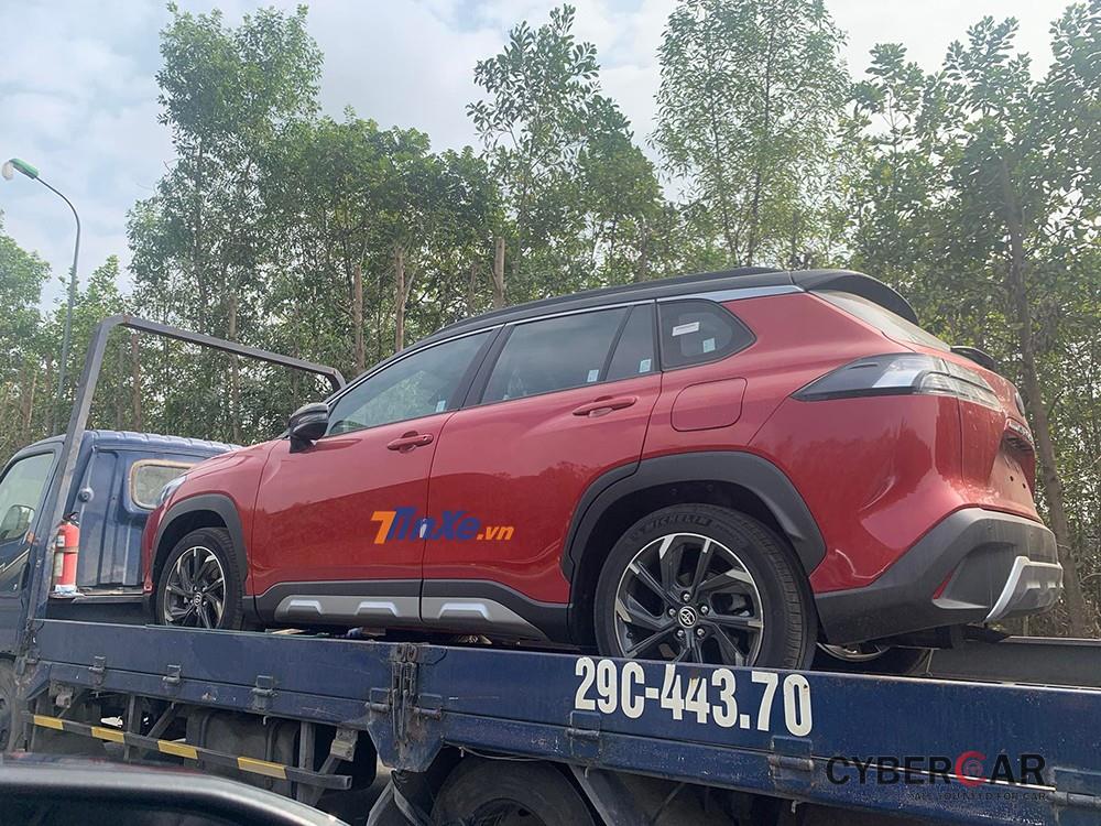 Toyota Corolla Cross GR Sport 2022 bị bắt gặp tại Việt Nam
