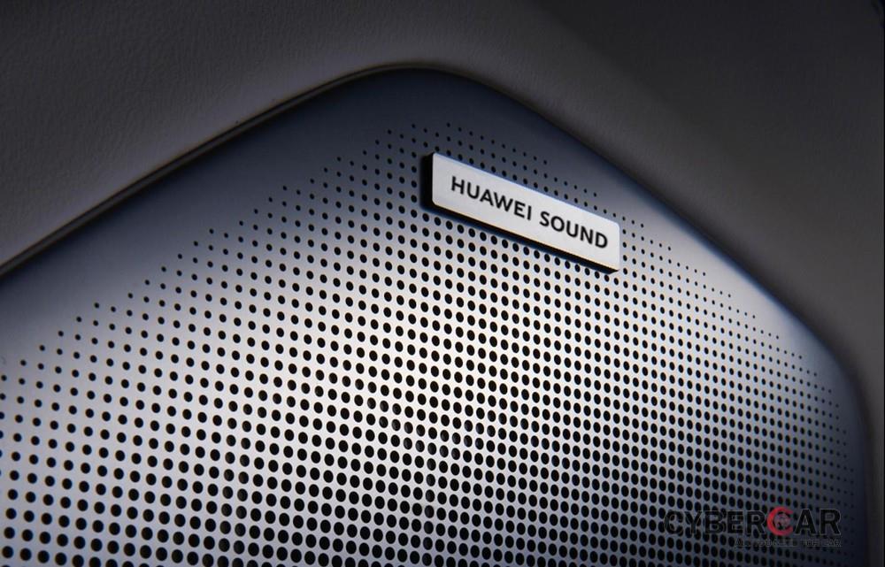 Xe dùng hệ thống âm thanh Huawei Sound 11 loa