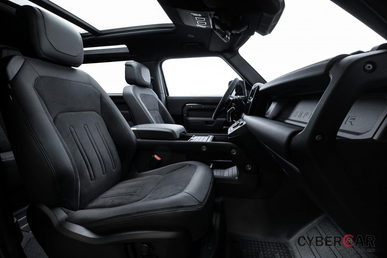 Land Rover Defender 2021 đảm bảo sự an toàn và độ thoải mái của người dùng.