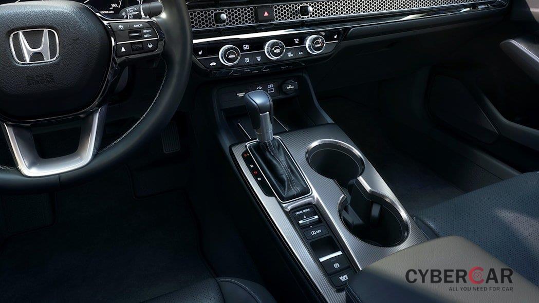 Honda Civic 2022 sedan cải thiện khả năng vận hành và xử lý.