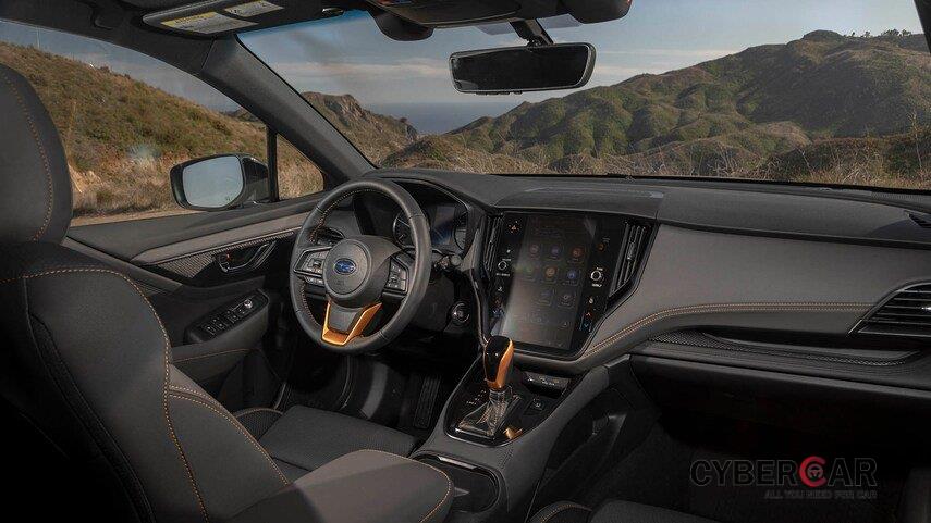 Subaru Outback 2022 tích hợp các tính năng an toàn và trang bị tiện nghi hiện đại.