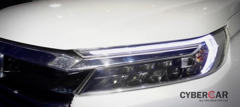 Cận cảnh cụm đèn pha của Honda N7X
