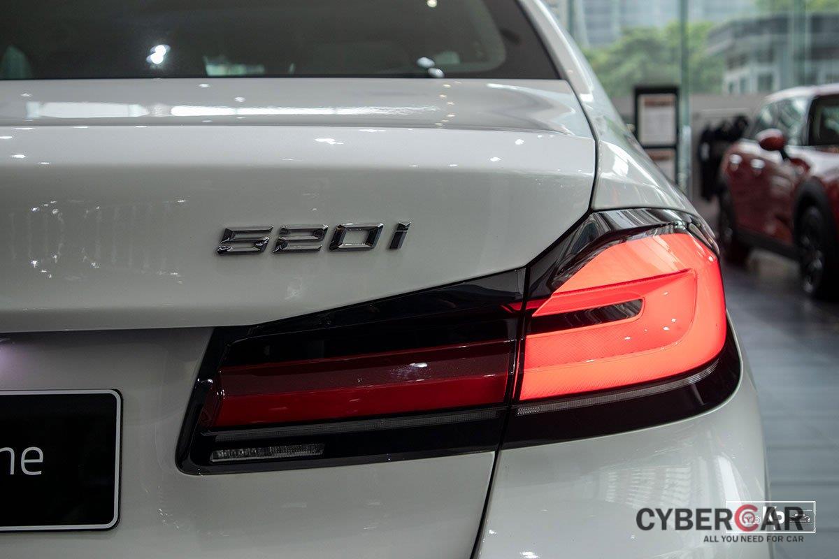 Chốt giá gần 2,5 tỷ đồng, BMW 520i Luxury 2021 có gì để đấu Mercedes-Benz E200 Exclusive a14
