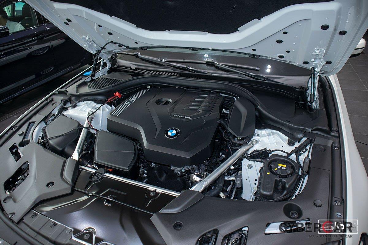 Chốt giá gần 2,5 tỷ đồng, BMW 520i Luxury 2021 có gì để đấu Mercedes-Benz E200 Exclusive a21