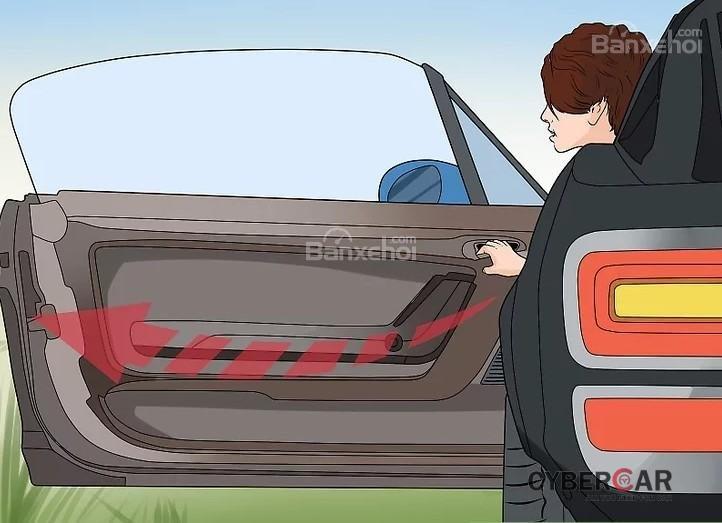 Làm thế nào để nhảy khỏi xe an toàn khi xe đang chạy 5