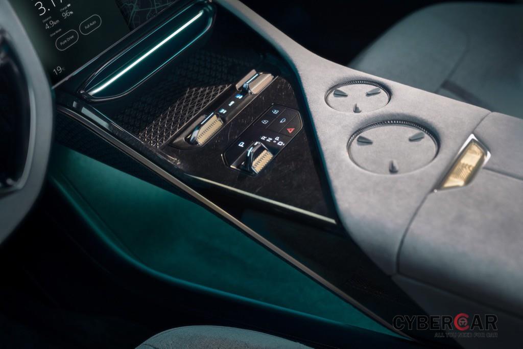 Nhìn lướt qua ngỡ Lamborghini Urus facelift, hoá ra đây là đối thủ SUV điện ELETRE mới toanh từ hãng Lotus ảnh 7