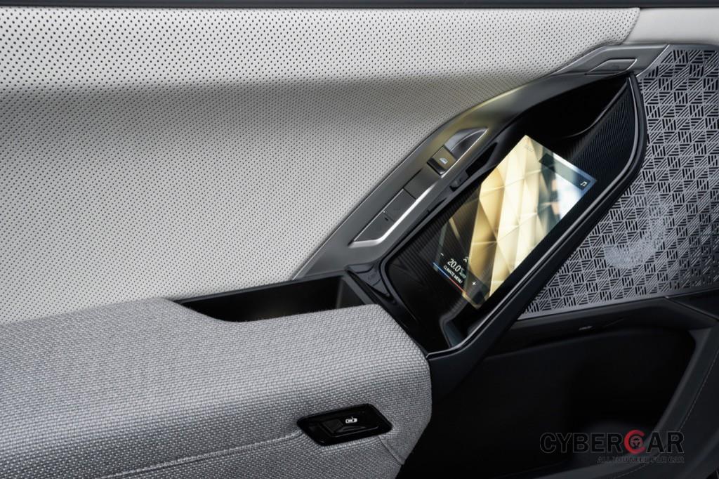 Xế sang BMW 7 Series lại tỏa sáng với thế hệ mới, chấm dứt sự “đe nẹt” của Mercedes S-Class về công nghệ ảnh 11