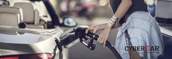 Kỹ năng lái xe số tự động tiết kiệm nhiên liệu cho tài xế Việt a4
