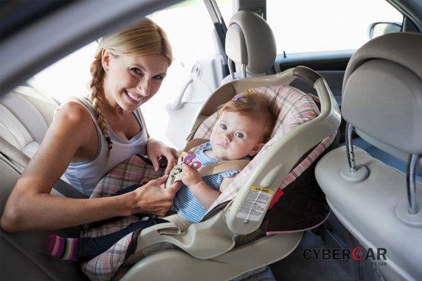 Vị trí an toàn nhất trên xe ô tô dành cho trẻ em 1