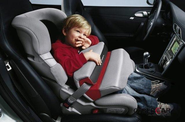 Vị trí an toàn nhất trên xe ô tô dành cho trẻ em 3