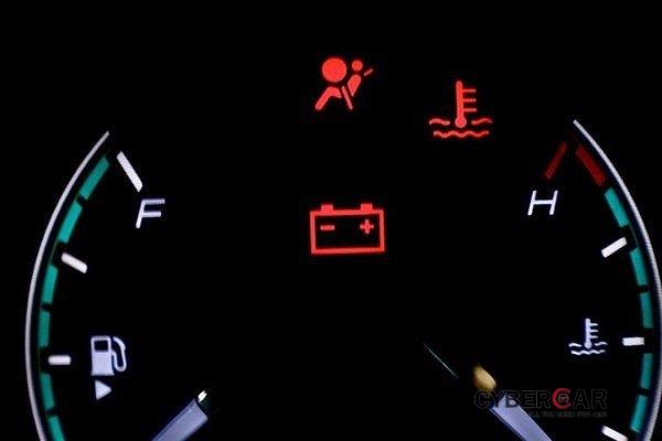 7 loại đèn cảnh báo quan trọng trên xe ô tô tài xế cần lưu ý 7.