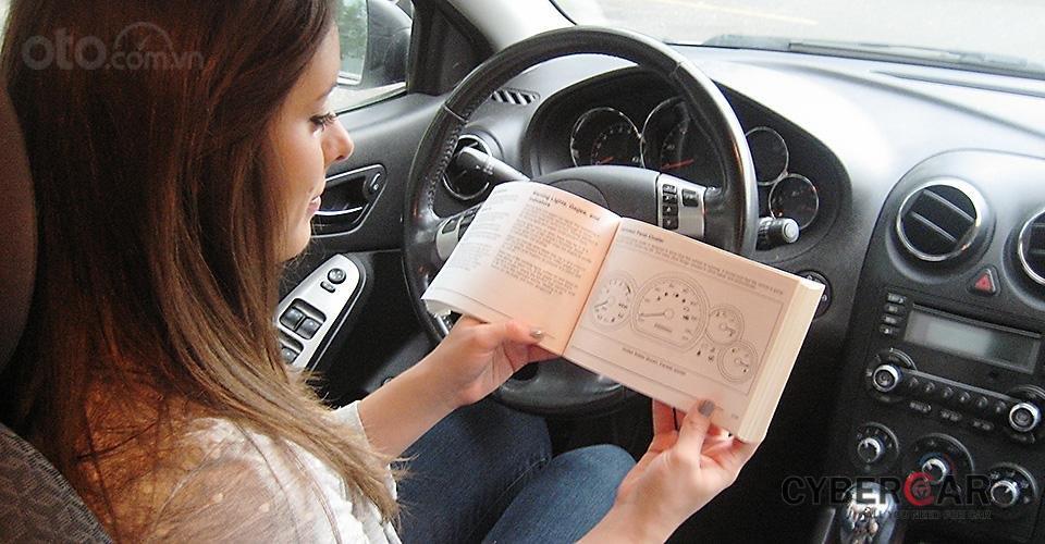 Sách hướng dẫn sử dụng xe trên ô tô