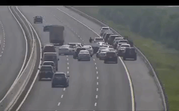 Những nguy cơ chết người trên đường cao tốc mà tài xế cần để ý 5...