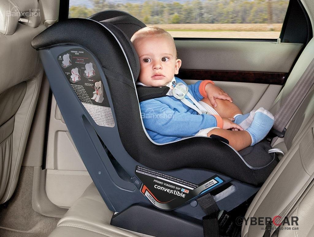 Lắp ghế ngồi trên ô tô cho trẻ em: 10 điều bạn cần biết.