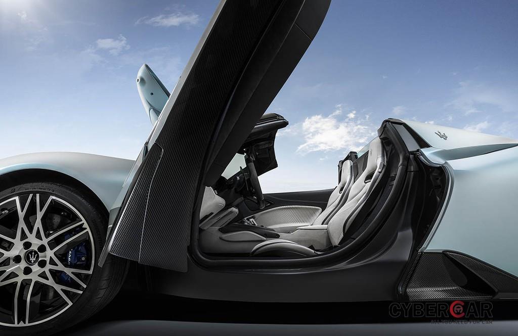 Siêu xe mui trần Maserati MC20 CIELO chính thức ra mắt toàn cầu ảnh 12