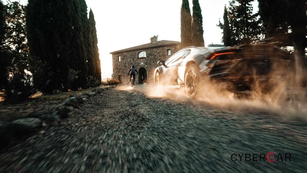 Chính thức: Lamborghini Huracan sẽ “lai SUV” trước khi bị khai tử ảnh 5