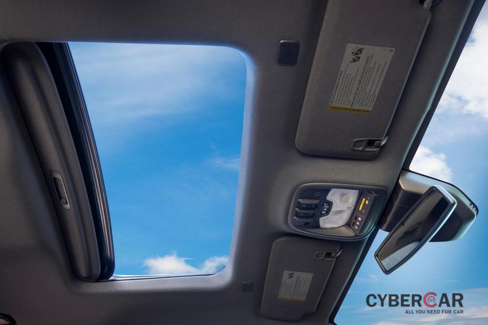 Cửa sổ trời của Chevrolet Colorado 2023