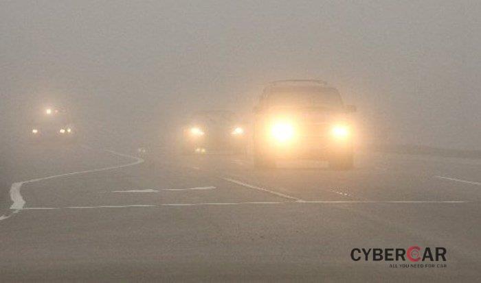 Kỹ năng lái xe đường sương mù cực kỳ an toàn 1.