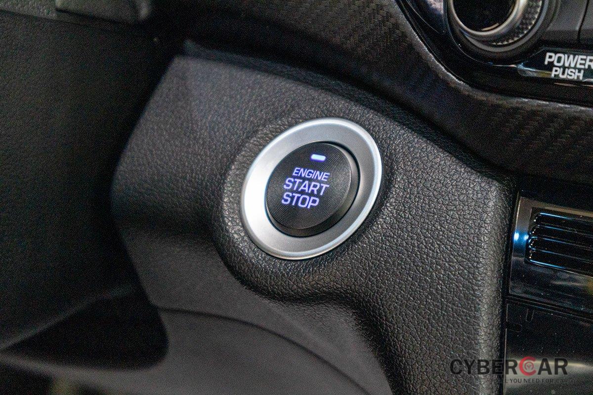 Nút khởi động Start/Stop trên xe Hyundai Elantra 1