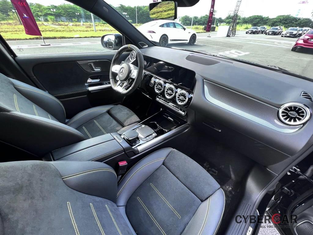 Cận cảnh Mercedes-AMG GLA 45 S thế hệ mới lần đầu xuất hiện tại Hà Nội ảnh 7