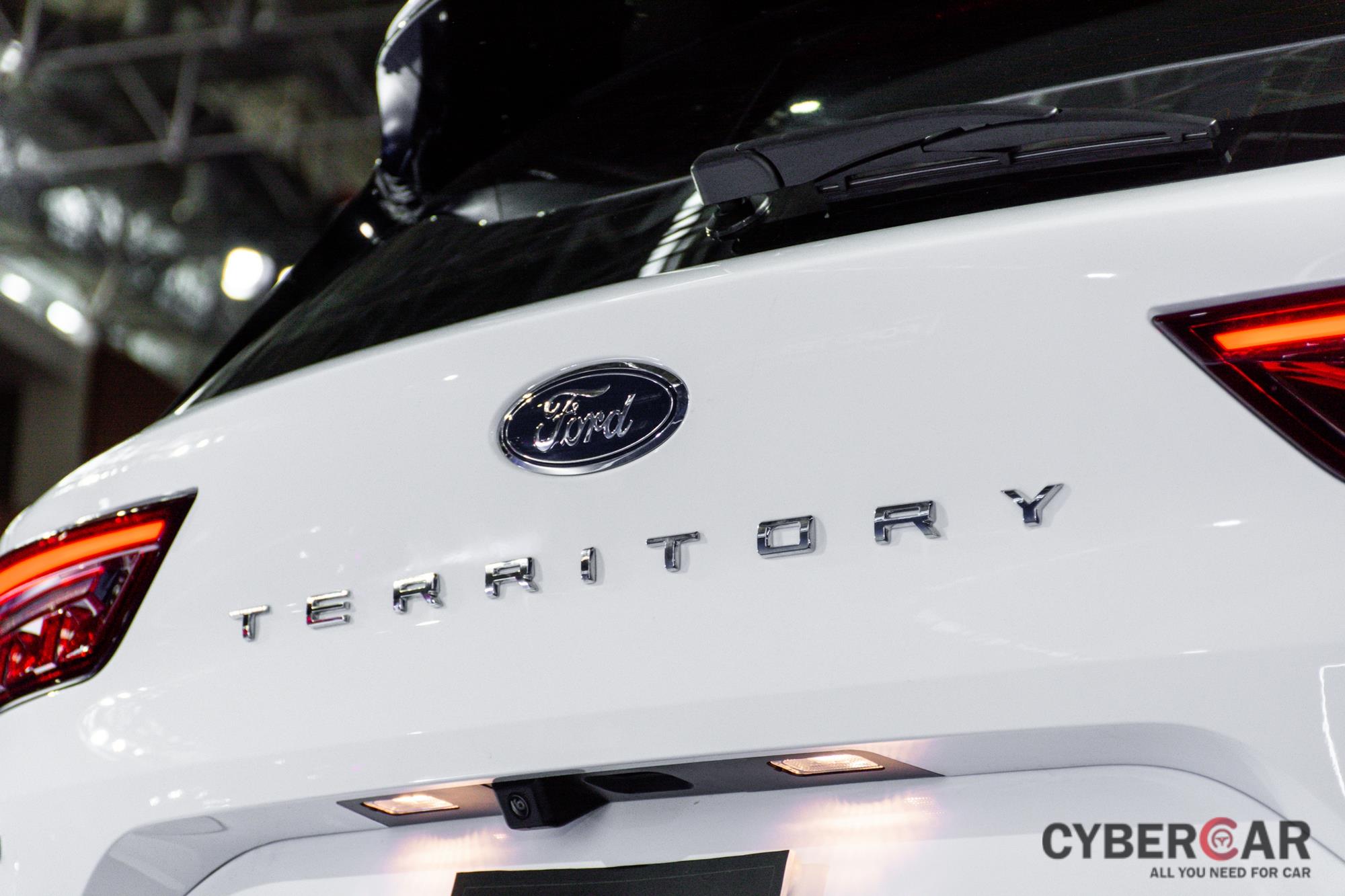 Rẻ hơn 113 triệu, Ford Territory tiêu chuẩn long lanh như bản cao cấp, đổi bằng nhiều tính năng thủ công - Ảnh 18.